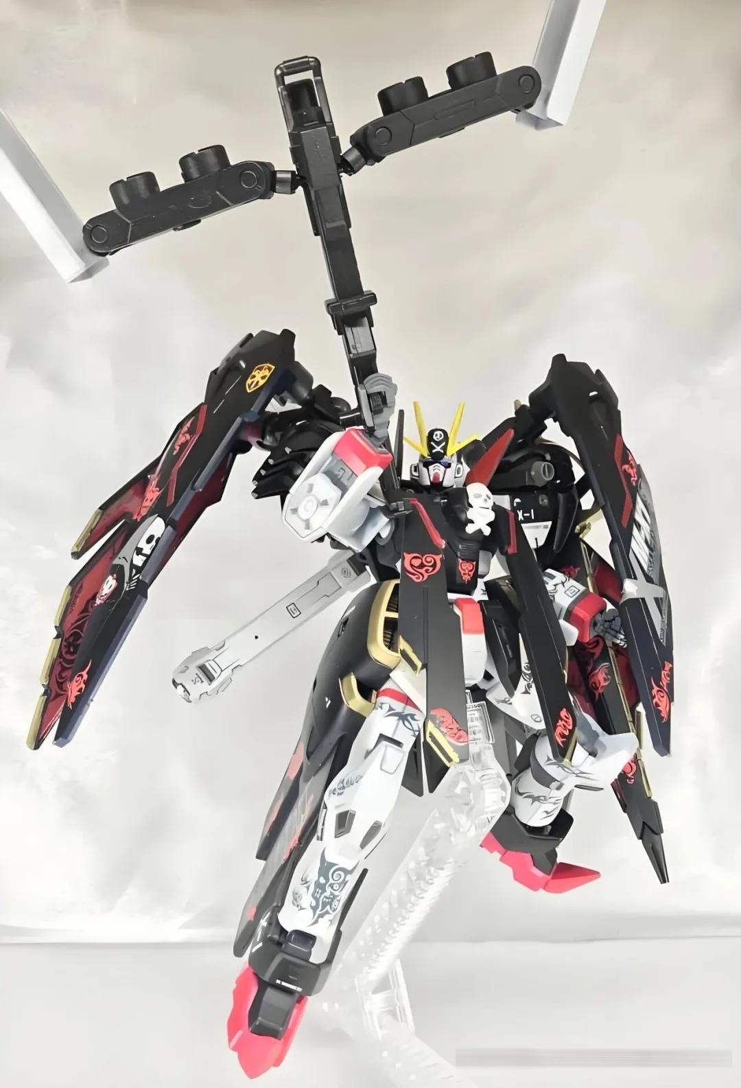 封存一年暴力完工!海盗X1全覆式披风魔改:独立羽翼+火焰刺青,村正狂刀杀疯了!