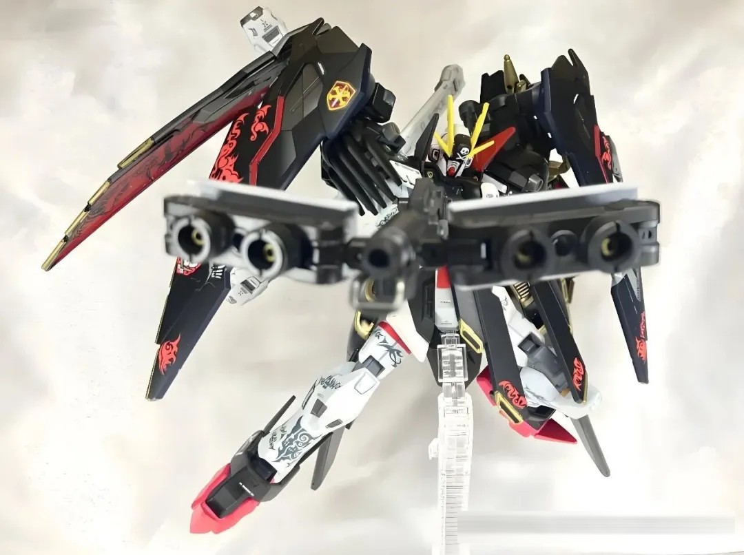 封存一年暴力完工!海盗X1全覆式披风魔改:独立羽翼+火焰刺青,村正狂刀杀疯了!