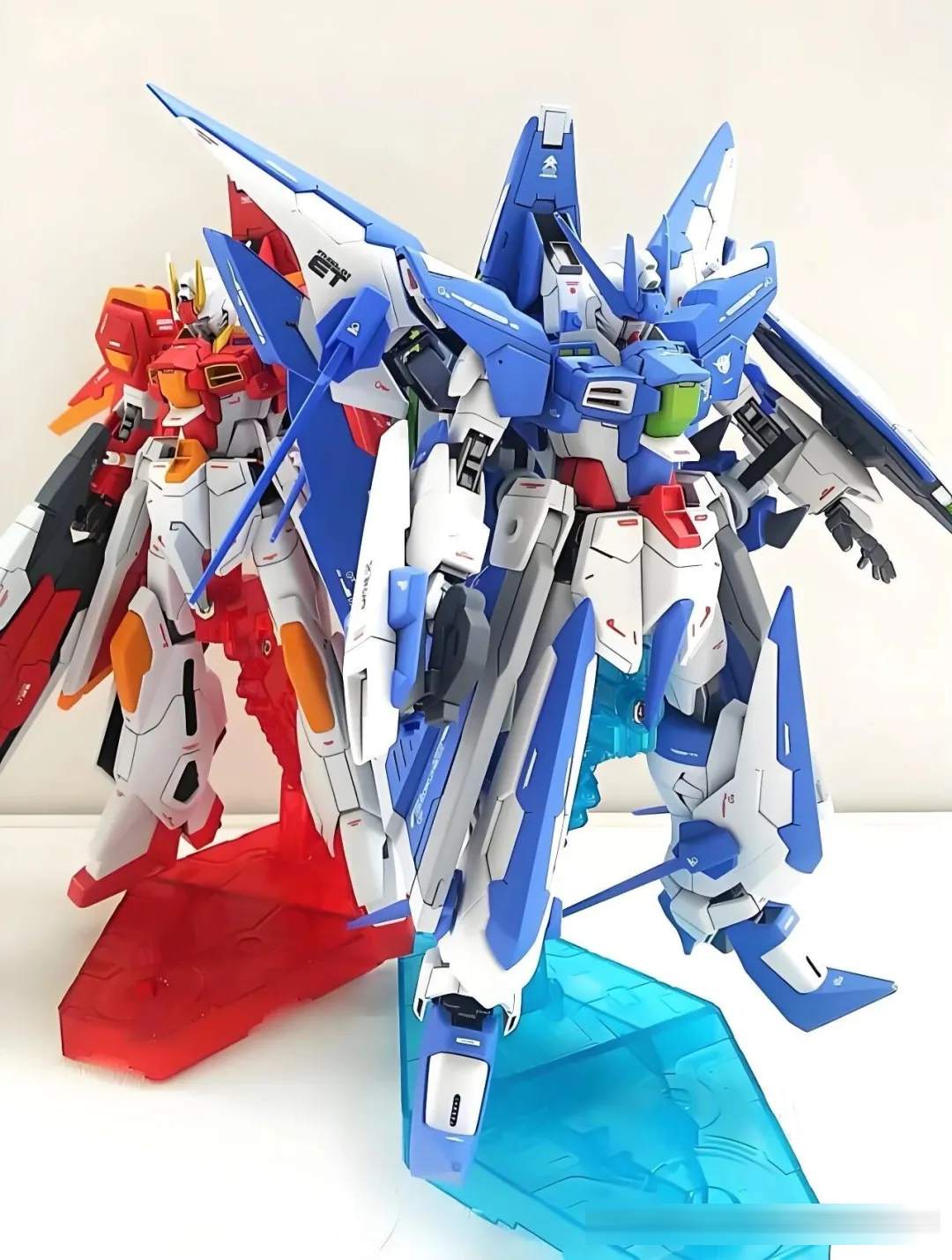 惊爆!蓝色宿命觉醒!15000人点赞神作:当“剑装惊异强袭自由高达”实体化,连三代目名人都坐不住了!