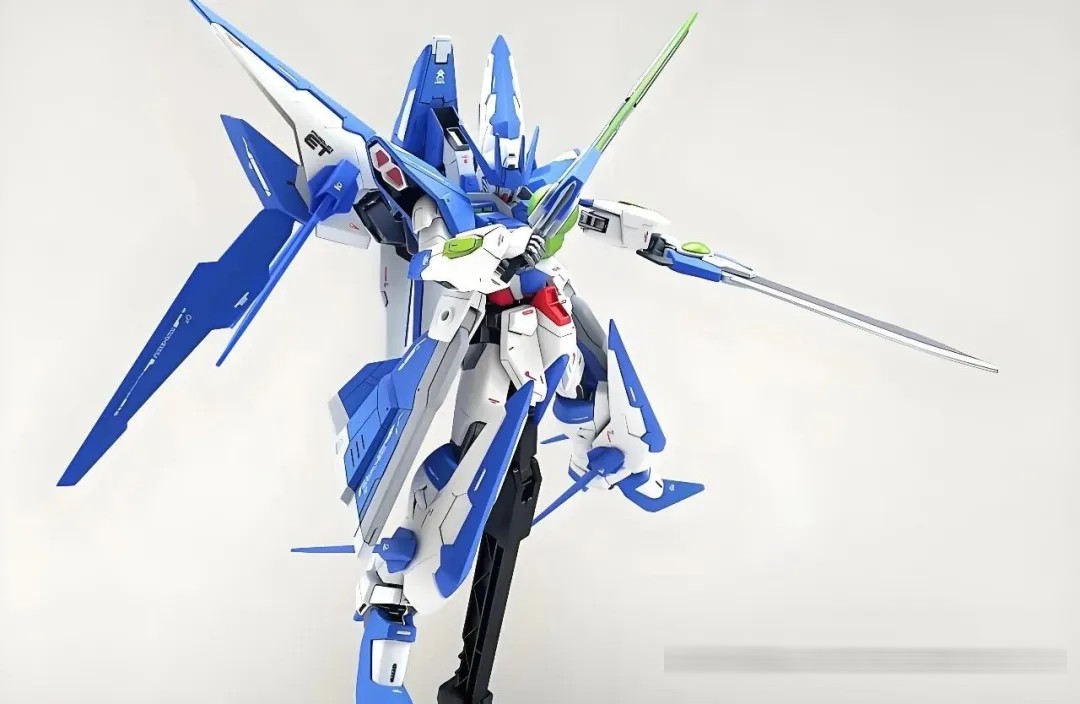 惊爆!蓝色宿命觉醒!15000人点赞神作:当“剑装惊异强袭自由高达”实体化,连三代目名人都坐不住了!