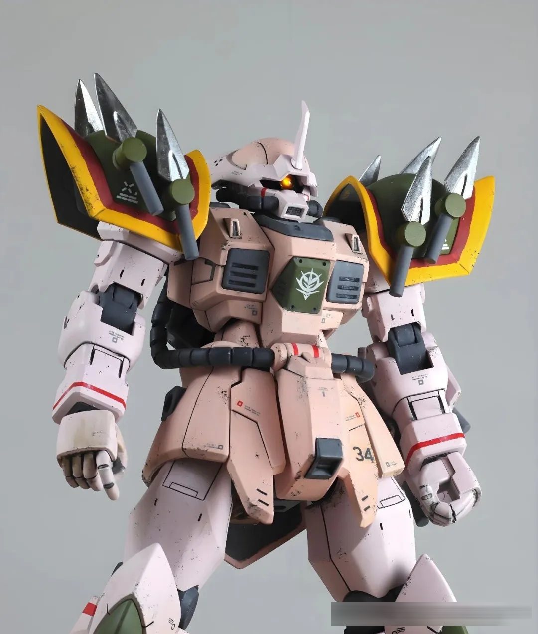 U.C.0096 特林顿突袭者!身披樱粉战甲的近战死神伊芙利特・斩!
