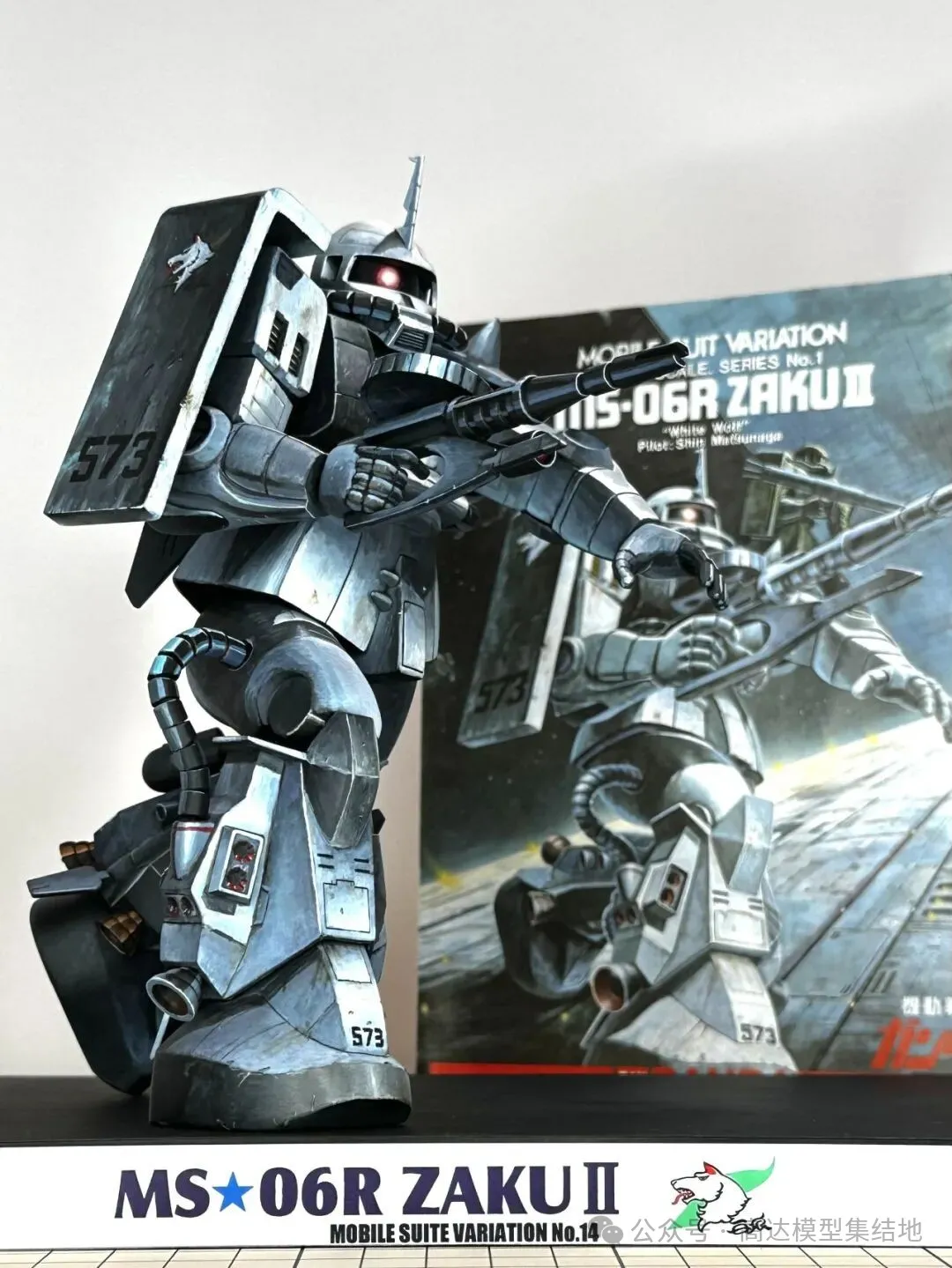 封神级还原!白狼扎古完美复刻封面封绘,这才是模型制作的终极浪漫!