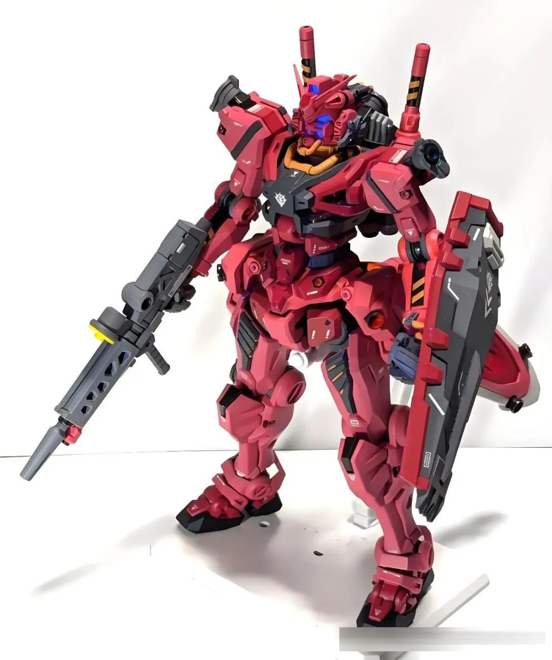 MG未出民间封神!3D打印1/100赤色GQ高达,暴风推进器+零式头改颠覆平行宇宙战力!