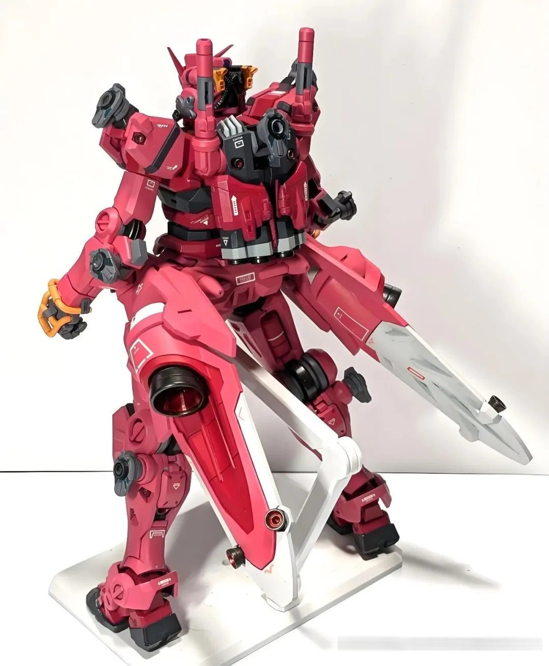 MG未出民间封神!3D打印1/100赤色GQ高达,暴风推进器+零式头改颠覆平行宇宙战力!