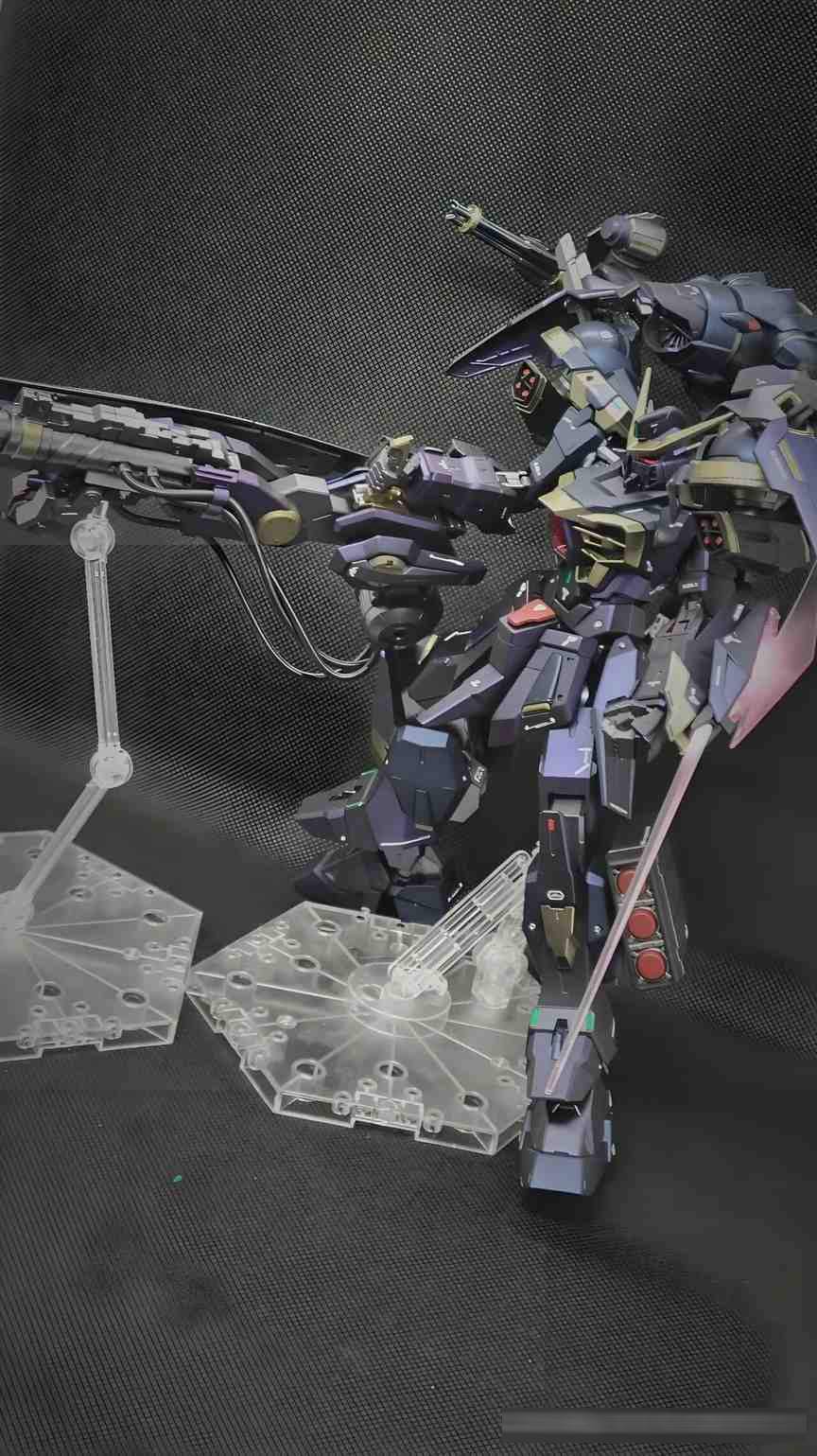 非洲人终于开上高达了?被夺舍改造成的灾厄高达 SpecⅡ 特务队式样!
