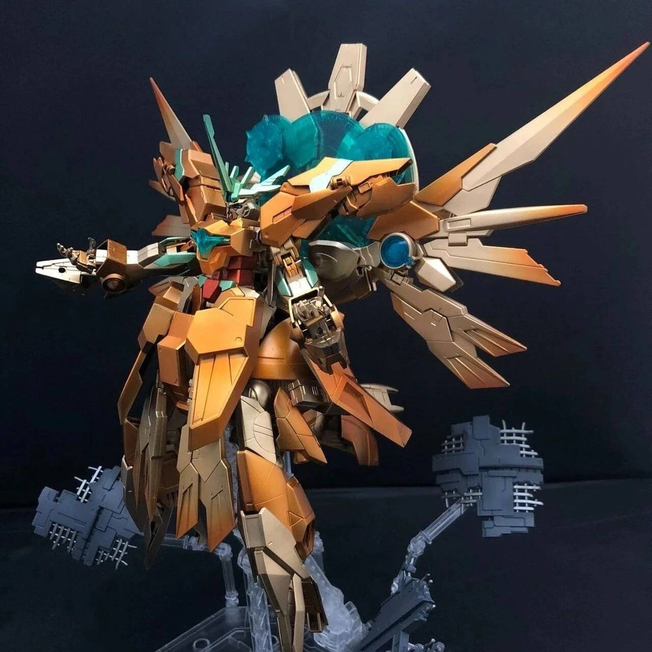由核心高达为主躯，融合地球三型、火星装甲、金星装甲三套专属装甲，四机合体、四力归一的终极形态！