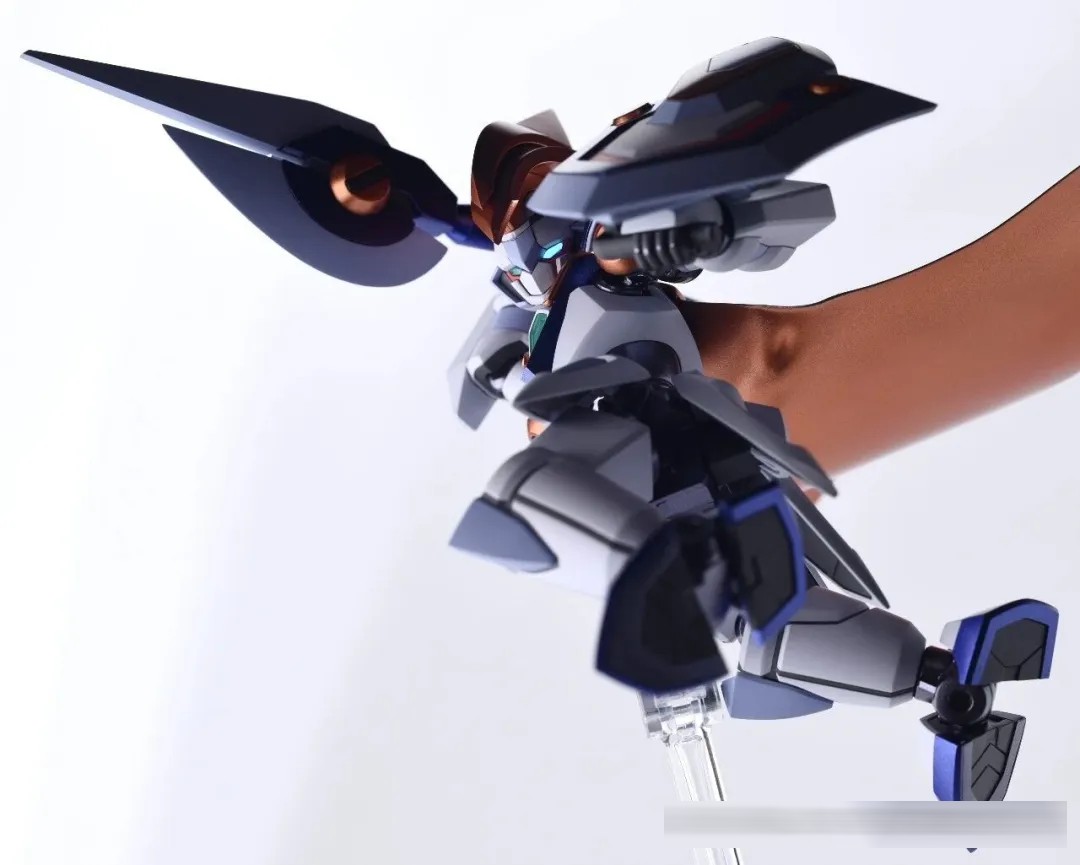 武装机甲!LBX艾尔希翁!唤醒一代人的纸箱机甲热血梦!