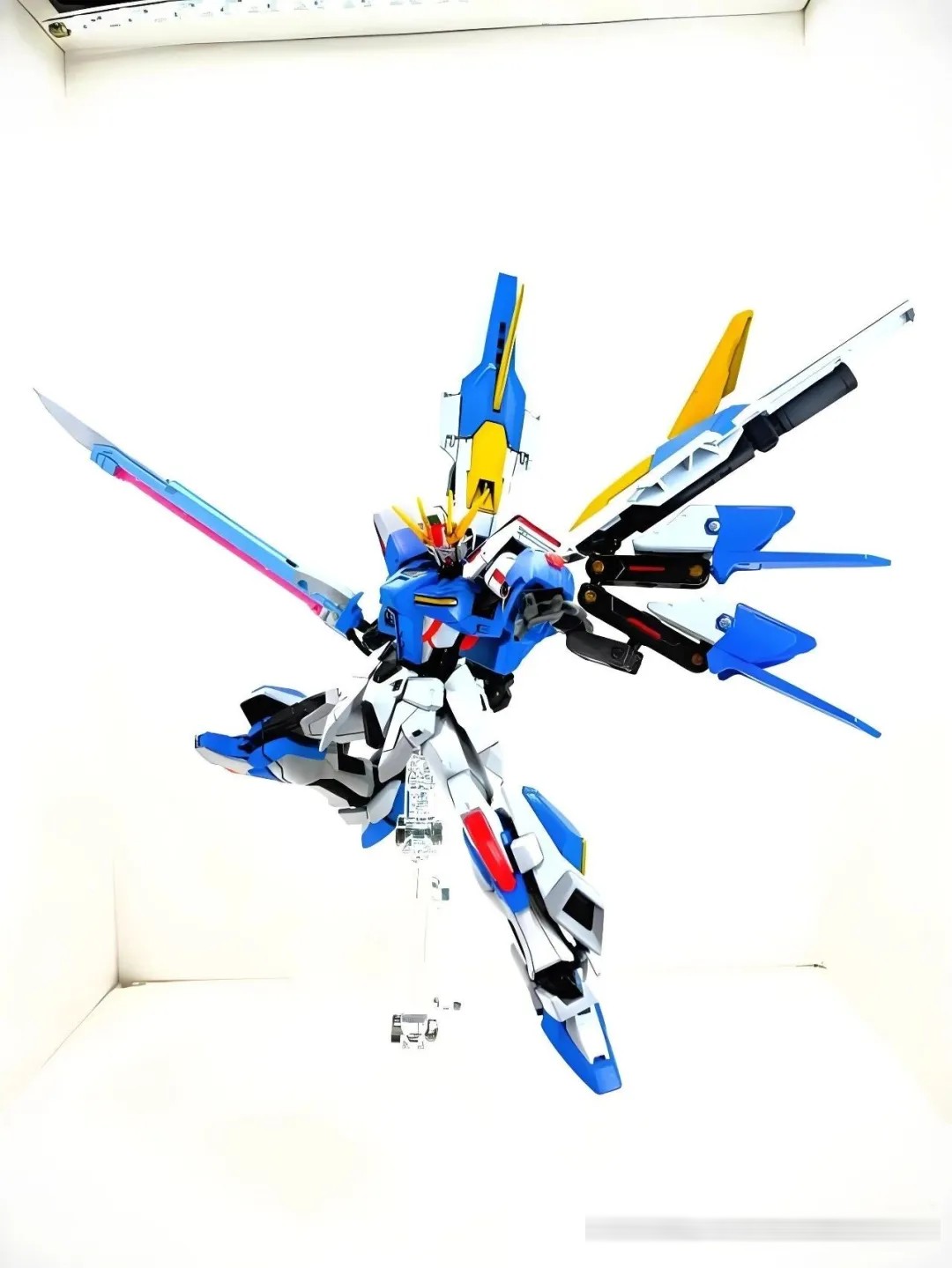 震惊!强袭+观星者+命运三体融合?为C.E.纪元世界观赋予了全新生命力!GAT-X105-OB 高达奥贝利斯克!